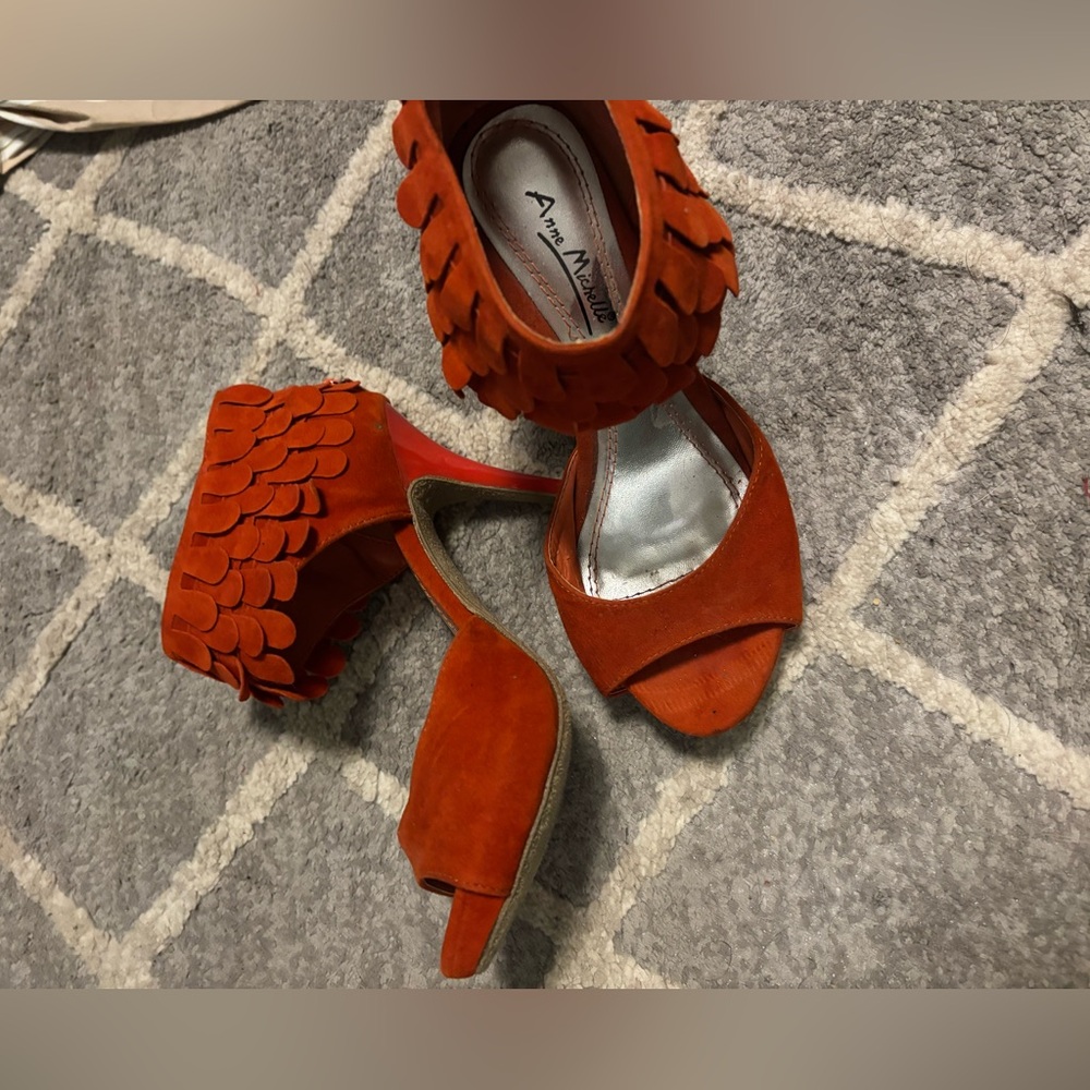 Anne Michelle Orange Fringe Heels
OFFERS WELCOME 🤗